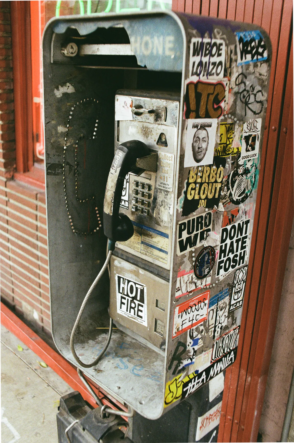I broke up with my ex girl... Here's her number... Sike, that's the wrong number!

